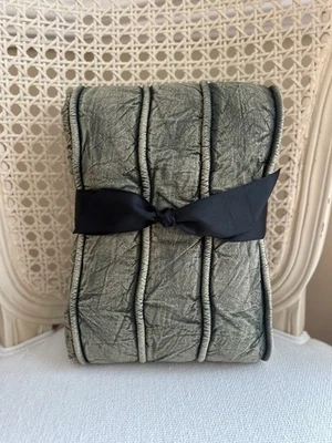 Pottery Barn Teen Rockstar STANDARD (1) Oliva NUEVO SIN ETIQUETAS OB Foto 1 de 4