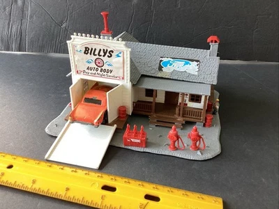 Model Power HO Scale Billys Auto Body , Vintage , Hot Wheels, matchbox Diorama - Image 1 of 4