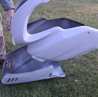 Paneles de carenado superior e inferior Ducati 750 Sport Foto 1 de 4