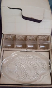 Vintage Clear Decorated Glass Plate and Cup Set of 4 Box Set Homestead Snack - Picture 1 of 2