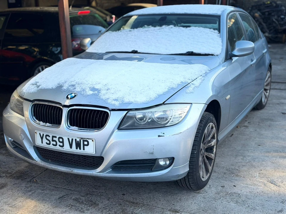 Bmw 318d E90 M-sport 2005-2011 2.0  AIR FILTER BOX 7797467-04 - Image 1 of 1