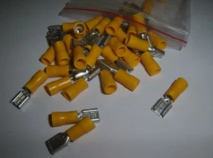 100 Vinyl Female Quick Disconnect Wire Terminals Yellow 12-10 AWG Ga Connectors - Picture 1 of 2