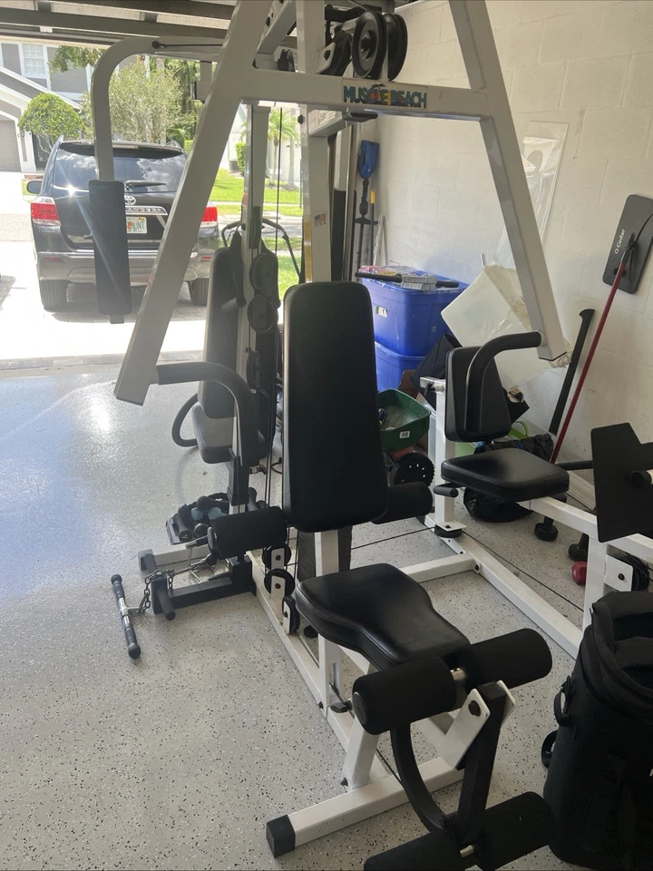 Gimnasio universal Muscle Beach Foto 1 de 4