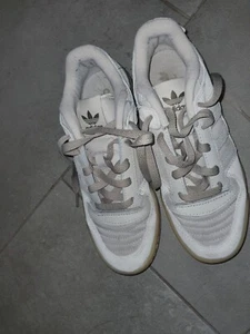 adidas Damen Sportschuh hellgrau Gr. 38 gut erhalten. Der graue Schleier ist - Bild 1 von 4