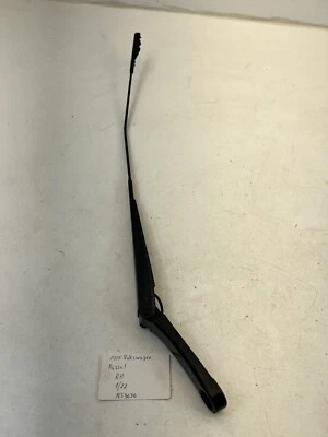 Brazo limpiaparabrisas delantero derecho Volkswagen Passat 2012-2015 OEM. Foto 1 de 4