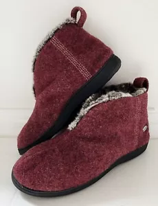 ACORN Women Slippers Sz 6.5-7.5 Maroon Faux Fur-Lined Booties Rubber Sole - Picture 1 of 7