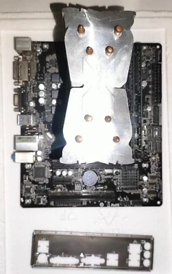 Scheda madre asrock FM2A68M-DG3+ cpu amd a6 7400k gpu amd r5 2gb ram come nuovo - Immagine 1 di 4