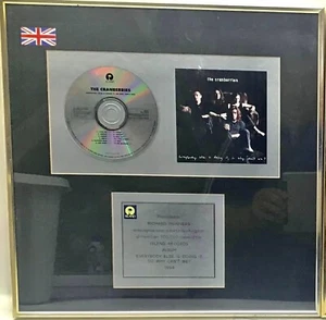 CRANBERRIES EVERYBODY IS DOING IT OFFICIAL ISLAND RECORDS PLATINUM DISC AWARD - Imagen 1 de 3