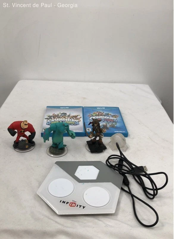 Disney Infinity Starter Pack Wii Wii U PS3 PS4 Sulley Incredibles Jack con juegos Foto 1 de 4