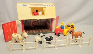 Vintage Fisher Price Piccole Persone Famiglia Fattoria Incl Animali Figure Trac (EZS003876) - Foto 1 di 12