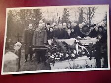 1930-s MAN POST MORTEM IN OPEN COFFIN PEOPLE ORIGINAL VINTAGE PHOTOGRAPH EUROPE