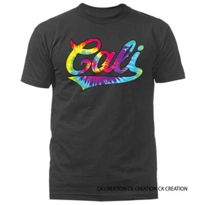 Camiseta Gráfica Golden State California CALI SWOOSH NEÓN TIE DYE - Imagen 1 de 14