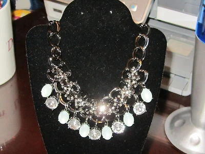 SIMPLY VERA WANG NUEVO CON ETIQUETAS $44 Collar Mujer Azul Claro y Piedras Transparentes Foto 1 de 2