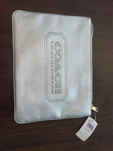 Coach Clutch Metallic Silber Kieselleder Große Tech Tasche Neu mit Etikett - Bild 1 von 7