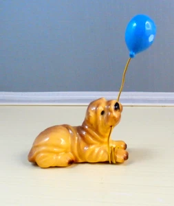 Vintage Retired 1995 Hagen Renaker Miniature Shar Pei Dog with Balloon - Bild 1 von 4