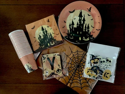 Juego de vajilla de fiesta de Halloween pancarta/mantel/cupcakes/siestas/taza/bolsas juego de 24 Foto 1 de 4