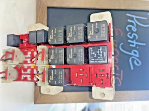2012 AND UP PETER BUILT 587 FUSE RELAY BOX TESTED GOOD SEE PICS - Picture 1 of 3