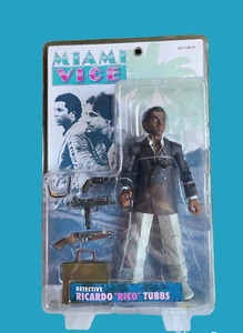 🔥MEZCO MIAMI VICE RICARDO “RICO” TUBBS (BLACK SUIT) RARE 2006🔥 - Picture 1 of 12