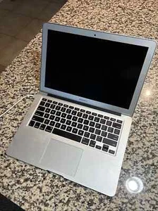 Apple MacBook Air 13" 2017 - Mqd32ll/a -A1466 - (READ DESCRIPTION) - Afbeelding 1 van 1