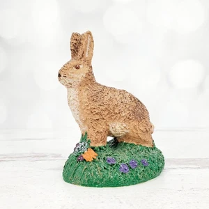 Vintage 1997 Haresnickle Hase Kaninchen auf Gras Figur 3,5" | Linda Lindquist - Bild 1 von 7