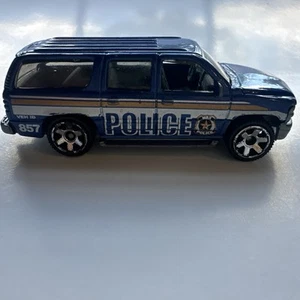 1999 MATCHBOX 2000 CHEVROLET SUBURBAN #857 BLUE 1:76 DIECAST 3" POLICE TRUCK - Picture 1 of 5