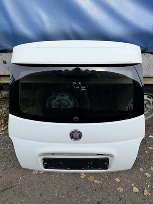 Fiat 500 Sport 2015 tapa de maletero panel trasero escotilla tapa de arranque puerta trasera desnuda blanco Foto 1 de 4