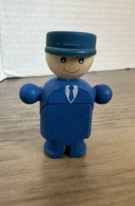 Mini Wooden Toy Policeman - Twist to Sit A8 - Picture 1 of 3