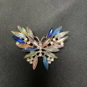 Crystal Butterfly Brooch Rhinestones - Picture 1 of 4