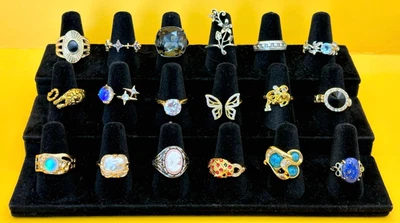 Lote de 18 Anillos Tallas 7 a 7.5 2 Firmados Diseño Premier Contemporáneo R-52 Foto 1 de 4
