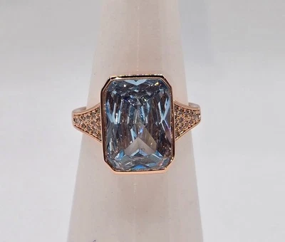 Anillo Bomb Party March Talla 8 RG33847 Abrazando Tu Amor Foto 1 de 4