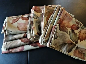 TABLECLOTH Lot 4 60" X 60" & 21 NAPKINS Gorgeous Multi-color Leaves Lot 25 - Picture 1 of 5