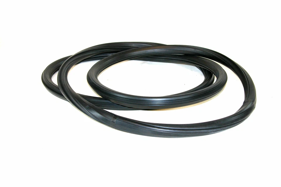 Fairchild D4006 Windshield Seal For 81-86 Jeep CJ5, 68-86 CJ8/76-83 CJ7 Foto 1 de 1