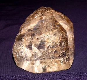 Roca Obelisco, Excelente Calidad, Pulido, Piedra Curativa, 152,5g 53x58x35mm - Imagen 1 de 8
