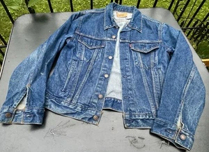 Chaqueta de mezclilla vintage Levis Trucker Jeans para hombre talla 40 M etiqueta roja en blanco Levi Strauss - Imagen 1 de 12