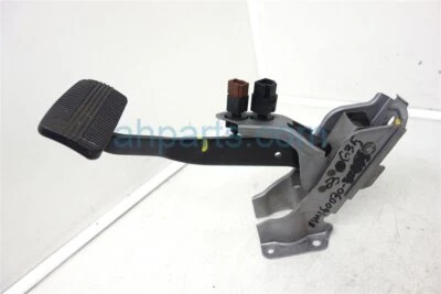 2003-2007 Infiniti G35 Brake Pedal 46501-Cd812 - Image 1 of 4
