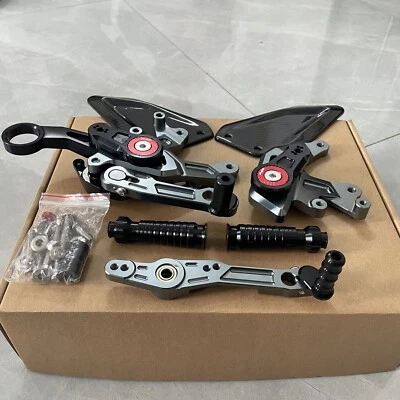 Reposapiés ajustable de fibra de carbono para BMW S1000RR 15-18 S1000R 16-19 2018 Foto 1 de 4