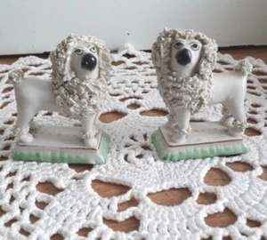 Antique 19th c Staffordshire Pair of Miniature Poodle Dog Figurines - Picture 1 of 11
