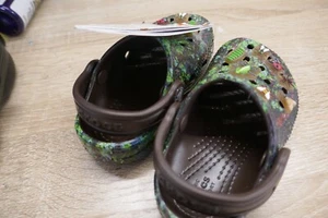 Crocs With Outdoor Bugs Clogs Inspired Moss Toddler C6 *Brand New* #B1 - Picture 1 of 3