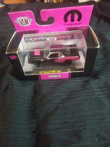 M2 1/64 1971 Plymouth hemi cuda black & pink R101 NIB - Picture 1 of 4