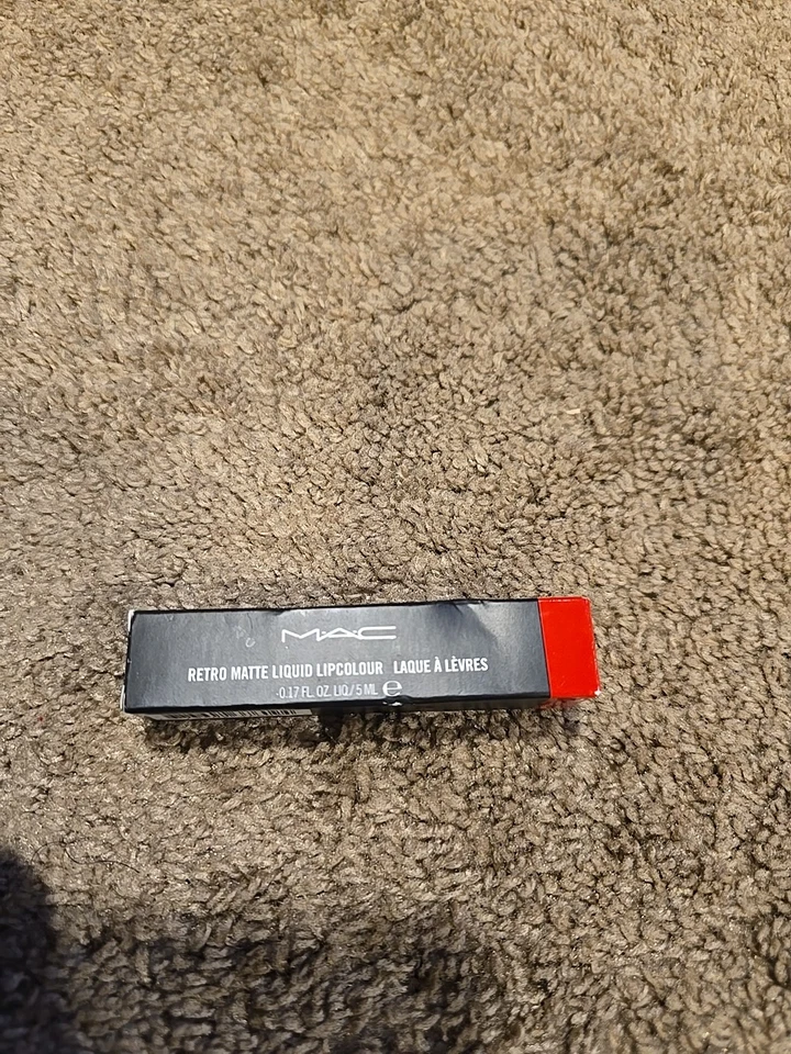 MAC Laque A Levres Retro Matte Liquid Lipcolor (5mL/0.17Oz) NEW; YOU PICK! - Image 1 of 1