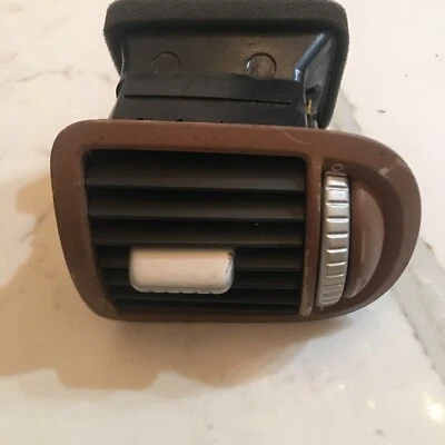 2003 - 2006 PORSCHE CAYENNE  AC HEATER AIR VENT GRILLE PASSENGER RIGHT (A4) - Изображение 1 из 4