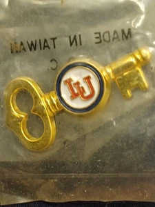 VINTAGE L U KEY LAPEL PIN / BROOCH SCHOOL COLLEDGE ??? - Picture 1 of 2