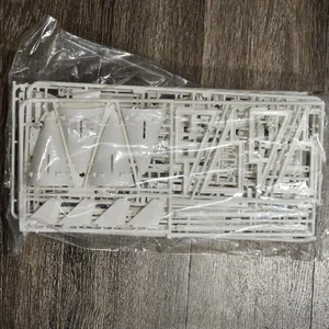 Revell 1/96 Apollo Saturn V Repuestos Motores J2 - Espacio De Colección - Imagen 1 de 2