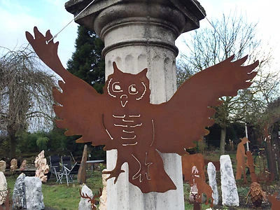 Fliegende Eule lebensgroß 67 cm zum Aufhängen Edelrost Rost Uhu fliegend - Bild 1 von 3