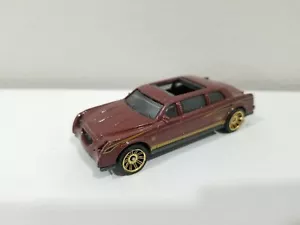 Matchbox MB537 Limousine Limo Toy Car MBX Lux Moon Roof Dark Maroon Gold Wheels - Picture 1 of 7