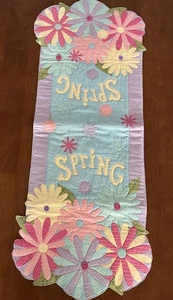 NUEVO CON ETIQUETAS Flores y Flores Primavera Pascua 35.5” Corredor de Mesa Bordado NUEVO - Imagen 1 de 9