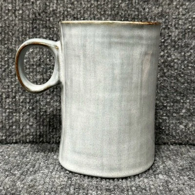 "Taza de cerámica de gres American Atelier 5"" esmalte por goteo gris neutro forma orgánica" Foto 1 de 4