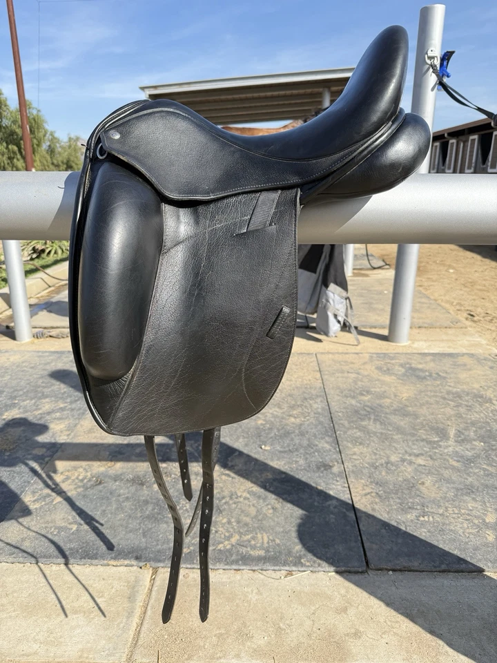 Custom Saddlery Icon Star Dressage Saddle 17.5" - Image 1 of 4