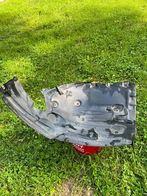 Forro guardabarros delantero derecho BMW M5 F10 OEM Foto 1 de 4