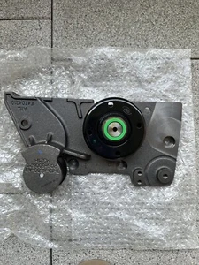NUOVO originale Land Rover Defender 2.4 supporto cinghia trasmissione lamiera di rinvio PQS500620 - Foto 1 di 3